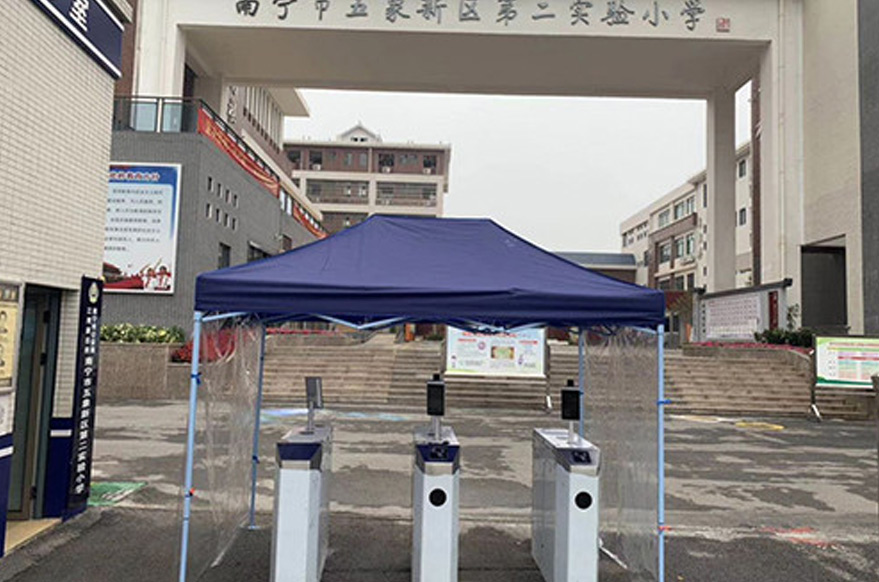 學(xué)校防疫守護(hù)有人臉識(shí)別測(cè)溫一體機(jī)_安全有序上下學(xué)_深圳捷易科技