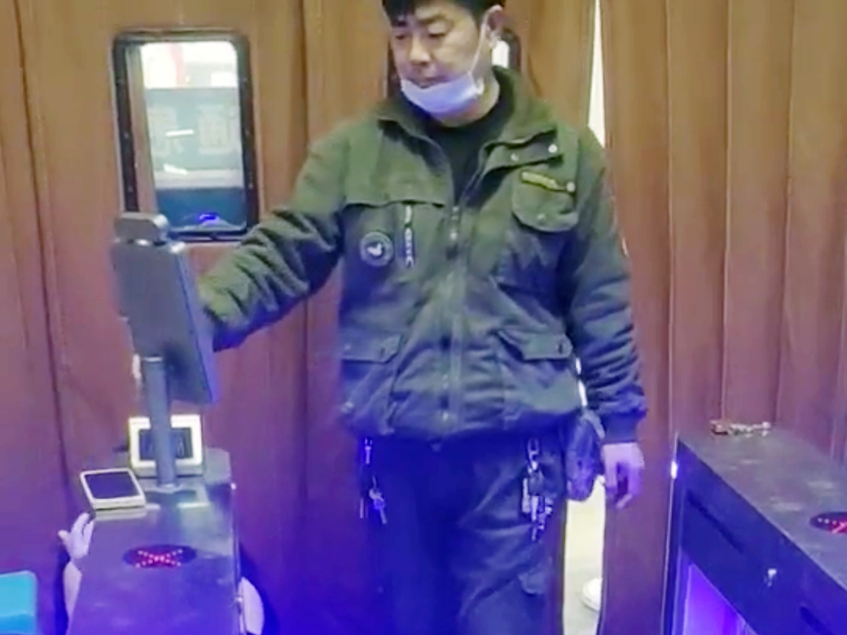 萬寶鎮(zhèn)中心衛(wèi)生院出入口健康碼閘機